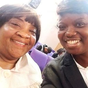 Meet your Posher, Gloria